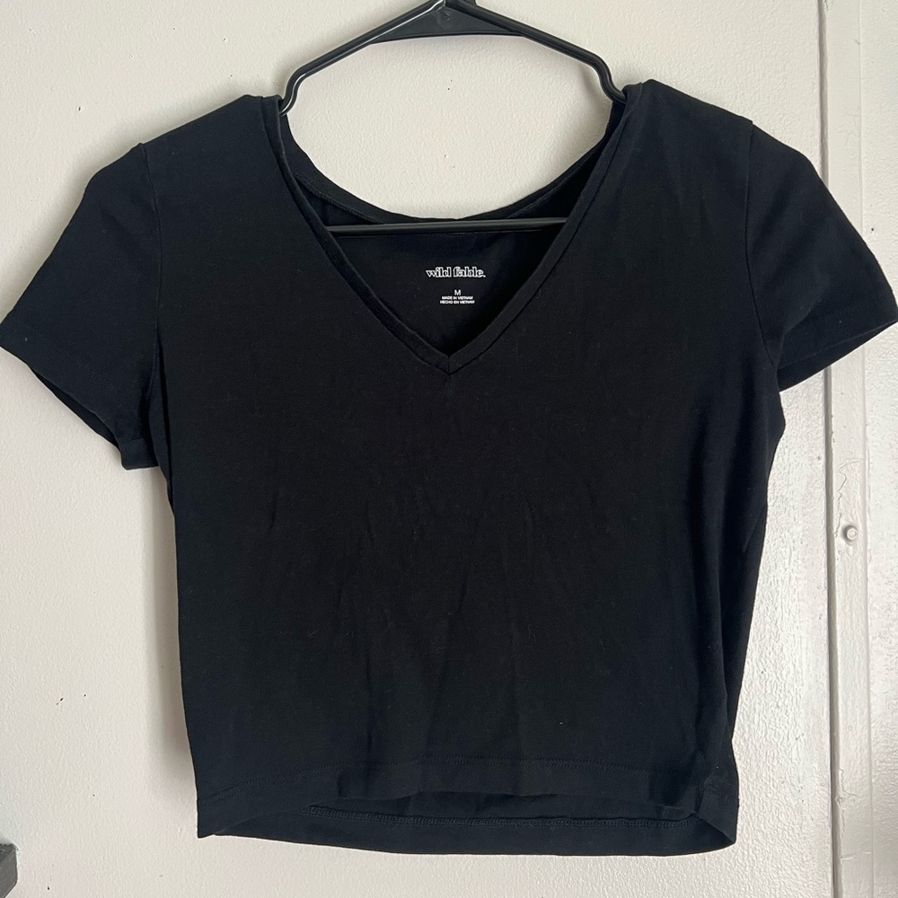 Black t-shirt crop top